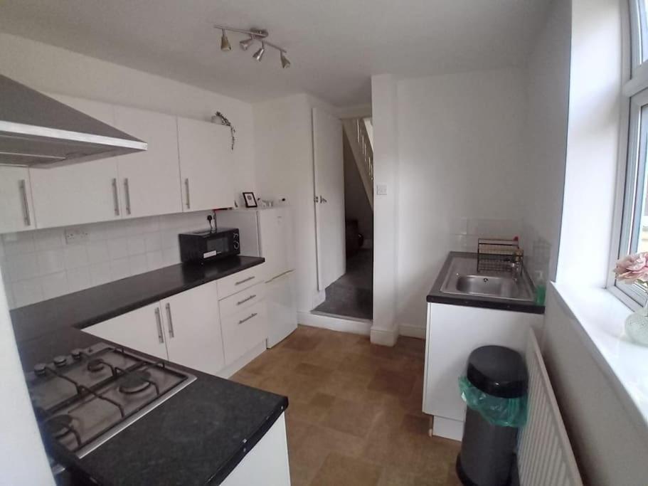 Large Family Home Central Location 3 Double Bedrooms And 1 Single Bedroom Кардіфф Екстер'єр фото