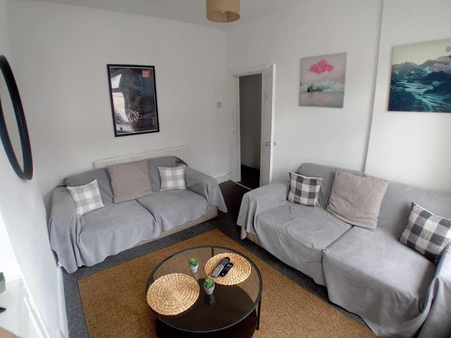 Large Family Home Central Location 3 Double Bedrooms And 1 Single Bedroom Кардіфф Екстер'єр фото